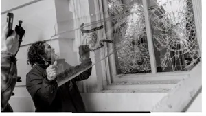 Manual pentru fabricarea bombelor, în locuinţa unui membru al grupării Proud Boys implicat în atacul de la Capitoliu