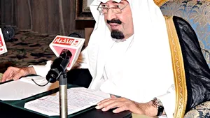 Regele Arabiei Saudite propunea implantarea de cipuri deţinuţilor de la Guantanamo