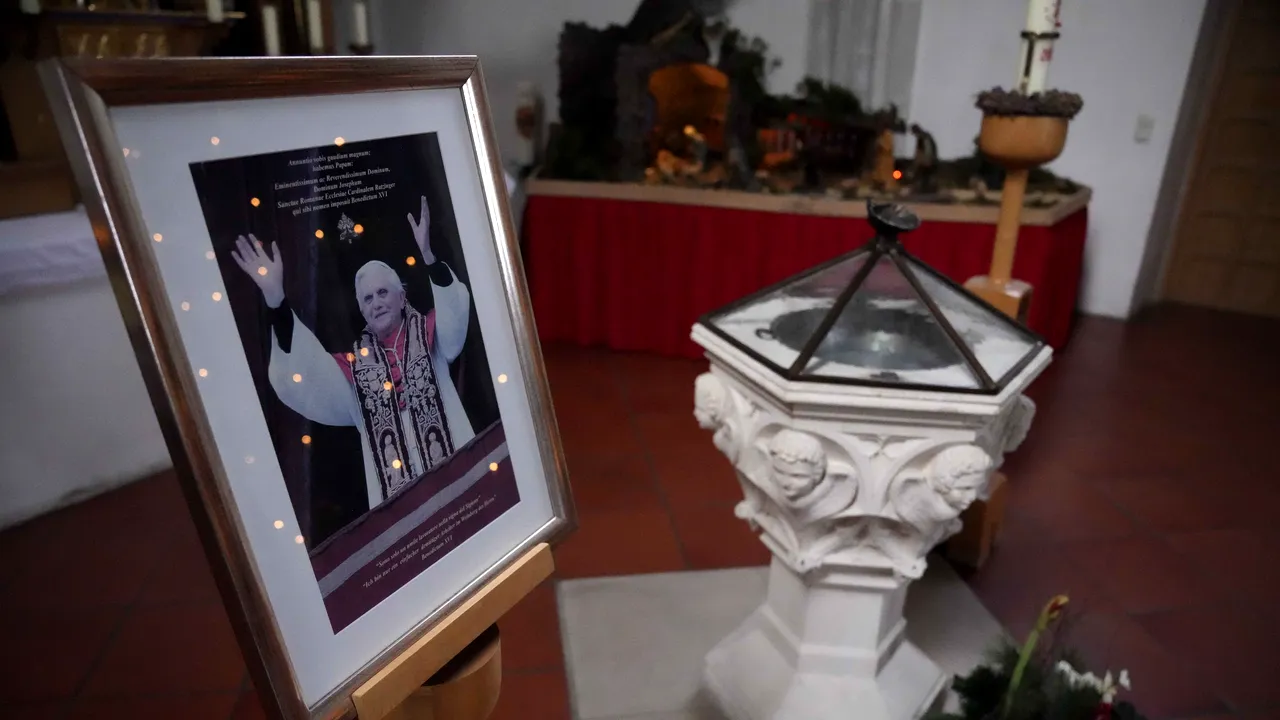 Viaţa fostului papă Benedict al XVI-lea, copilăria şi renunţarea la pontificat