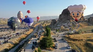 Liderii mondiali ai turismului de aventură s-au reunit în Cappadocia. De ce fascinează această regiune din Turcia