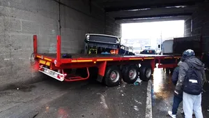 Accident grav la Galaţi: Şase persoane rănite, în urma impactului dintre un autobuz cu pasageri şi un TIR | FOTO