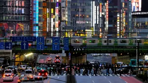 COVID-19: Tokyo atinge un nou record de cazuri zilnice. Starea de urgenţă, solicitată de specialişti