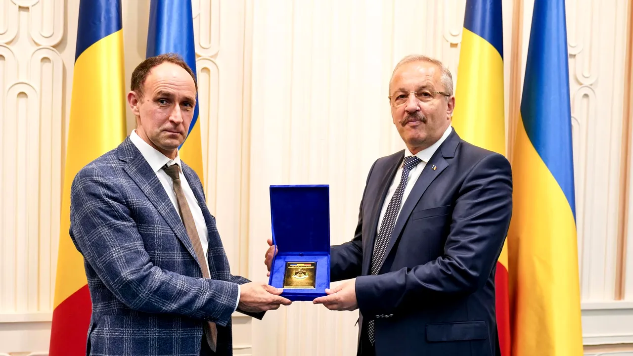 Vasile Dîncu, decorat de Zelenski. S-a întâlnit cu ministrul adjunct al Apărării din Ucraina, Denys Sharapov