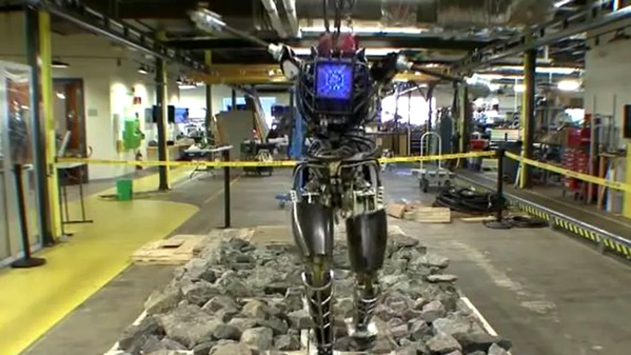 Robot umanoid biped, scos 