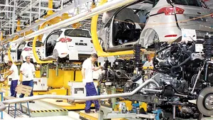 Ford a obţinut anul trecut un profit de 10,8 miliarde de dolari, record în istoria de 111 ani a companiei