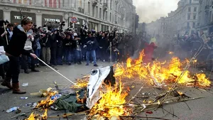 Violenţe la mitingul din Londra: 84 de răniţi şi 214 de arestări - GALERIE FOTO, VIDEO