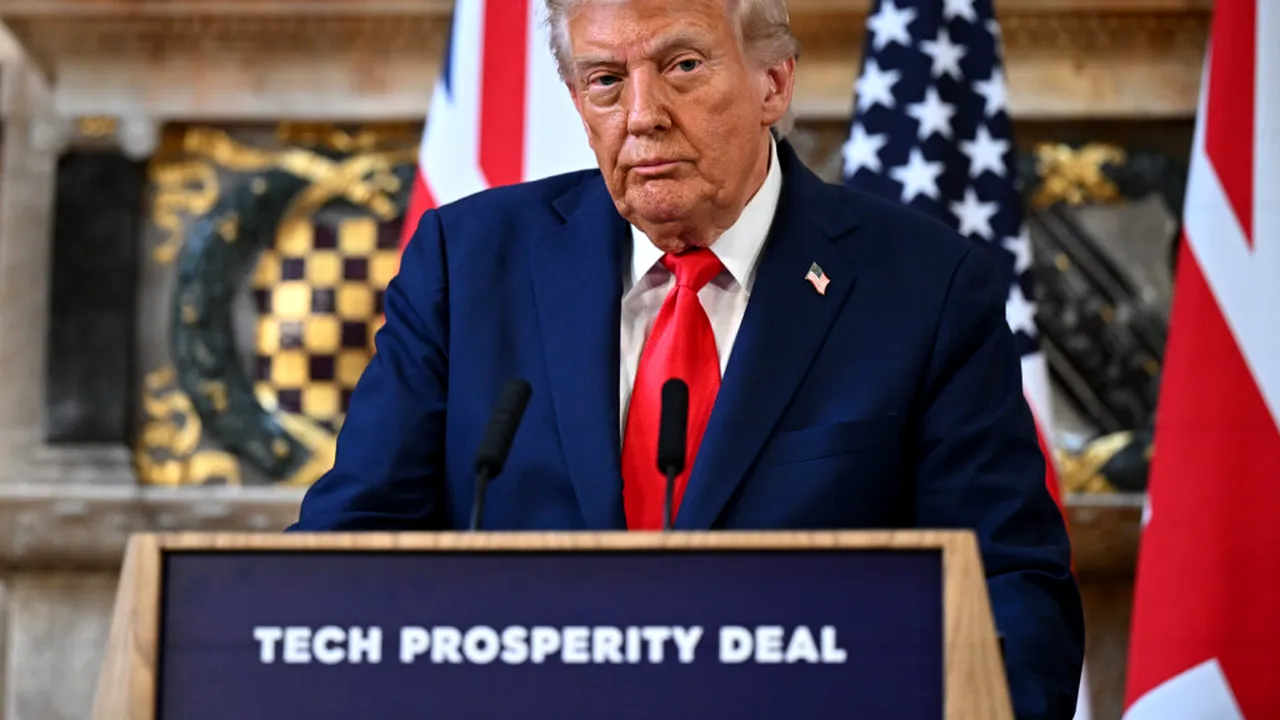 Trump stabilește o taxă vamală de 10% pentru importurile de cherestea și de 25% pentru mobilă