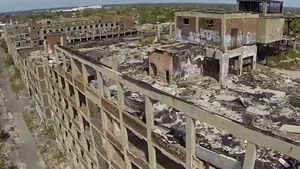 Imagini filmate cu drona în cartierele pustii din Detroit arată starea oraşului aflat în cel mai mare faliment din istoria SUA - FOTO, VIDEO