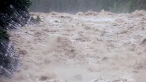 Evacuări în masă. Un fenomen numit „ciclogeneză explozivă” a declanşat inundaţii masive în SUA | VIDEO