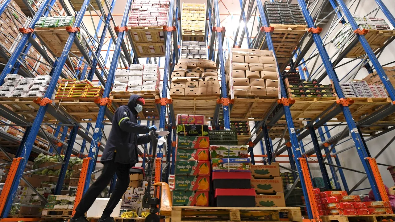 Magazinele alimentare din Statele Unite fac stocuri de marfă pentru a face faţă unui posibil al doilea val de coronavirus