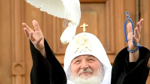Liderii bisericilor rusă şi ucraineană au îndemnat la pace în Ucraina în noaptea de Paşte