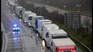 Comisia Europeană recomandă reluarea traficului cu Regatul Unit pentru „călătorii esenţiale”