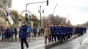 Pregătiri pentru ceremonialul militar de Ziua Naţională la Alba Iulia: defilare cu 400 de militari  şi 45 de mijloace tehnice de luptă | GALERIE FOTO