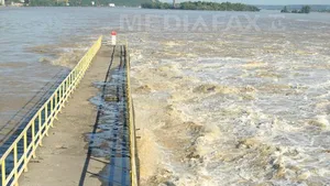 Pericol de inundaţii pe Dunăre. Hidrologii au emis o avertizare Cod portocaliu