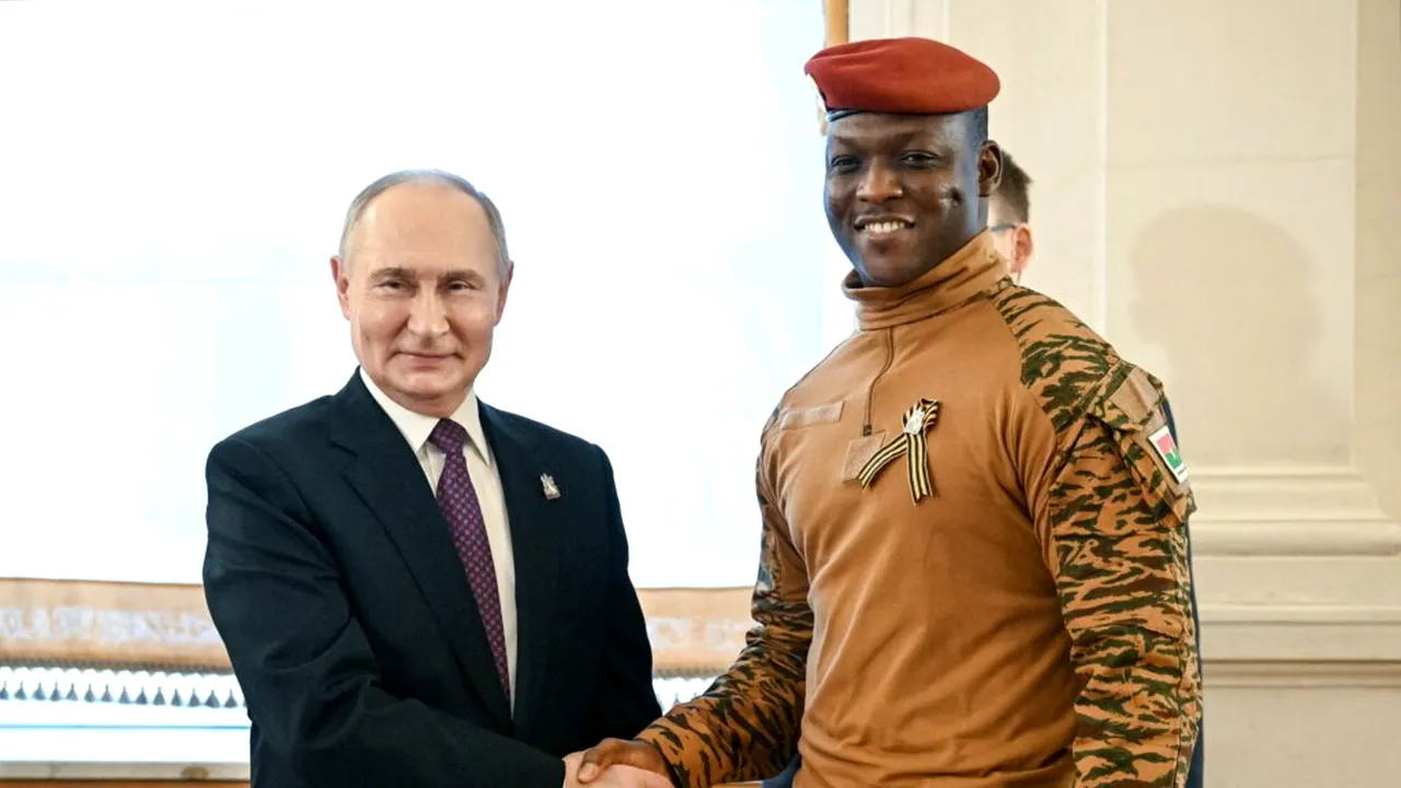 Liderul militar din Burkina Faso spune că țara trebuie să „uite” de democrație