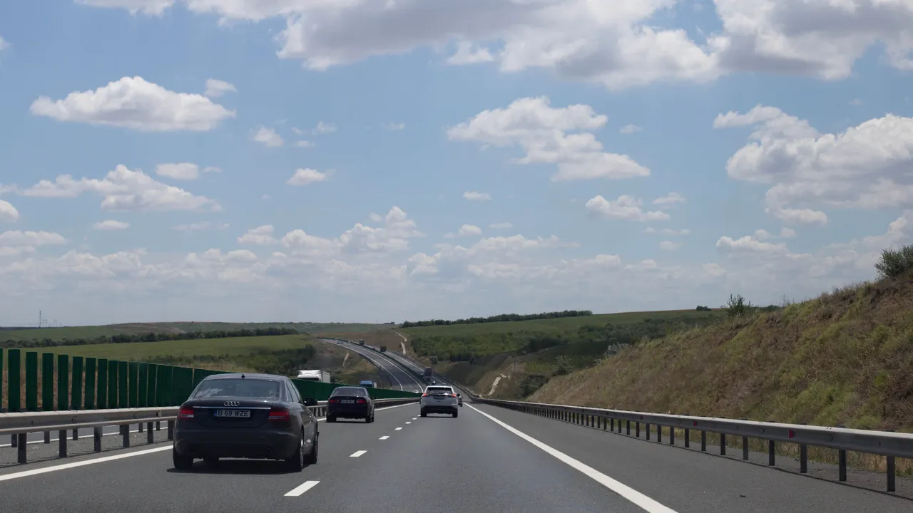 Bărbaţi care se întoarceau de la mare, prinşi drogaţi pe Autostradă