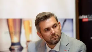 CONFERINŢA MEDIAFAX: Creşterea cu 16% a accizei la bere, factorul cheie pentru scăderea cu 10% a pieţei berii