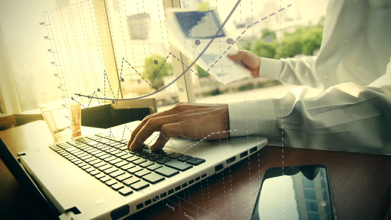 Noile calcule privind impactul măsurilor anunţate de Guvern asupra salariilor: 3 scenarii posibile pentru salariaţi şi angajatori după introducerea taxei de solidaritate şi scăderea impozitului la 10%