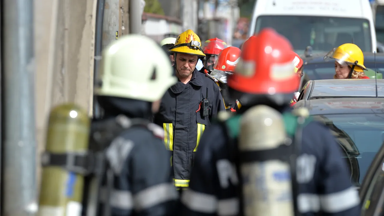 Incendiu puternic la Botoşani: O fabrică de cauciuc a fost distrusă