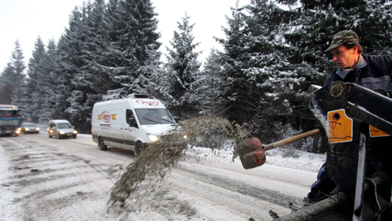 Suceava: Circulaţia rutieră se desfăşoară anevoios