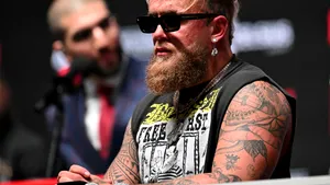 Box: Jake Paul îl învinge pe Julio Chávez Jr. prin decizie unanimă și își îmbunătățește recordul