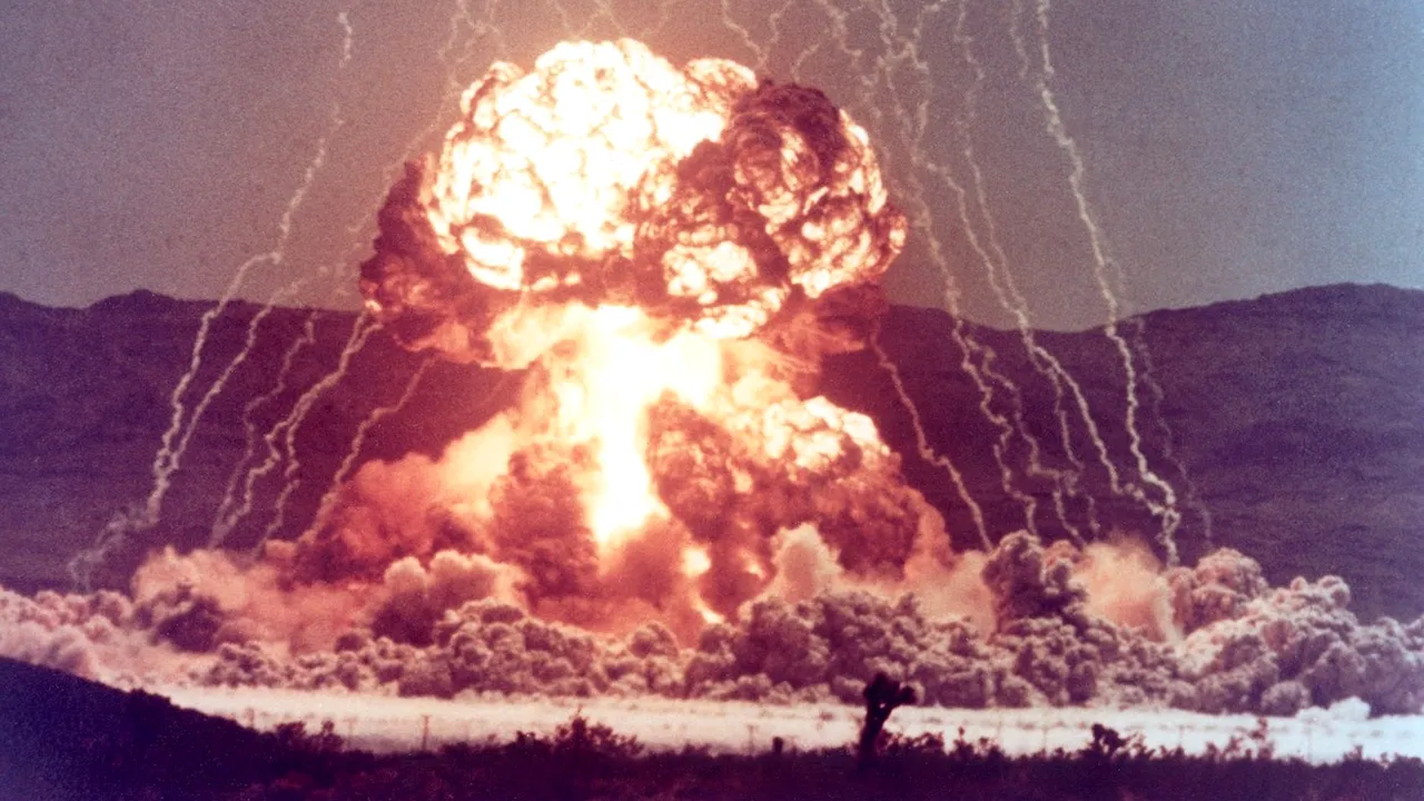 DEZVĂLUIRE: Donald Trump a discutat efectuarea primului test nuclear în 28 de ani. Planul administraţiei americane care vizează Rusia şi China