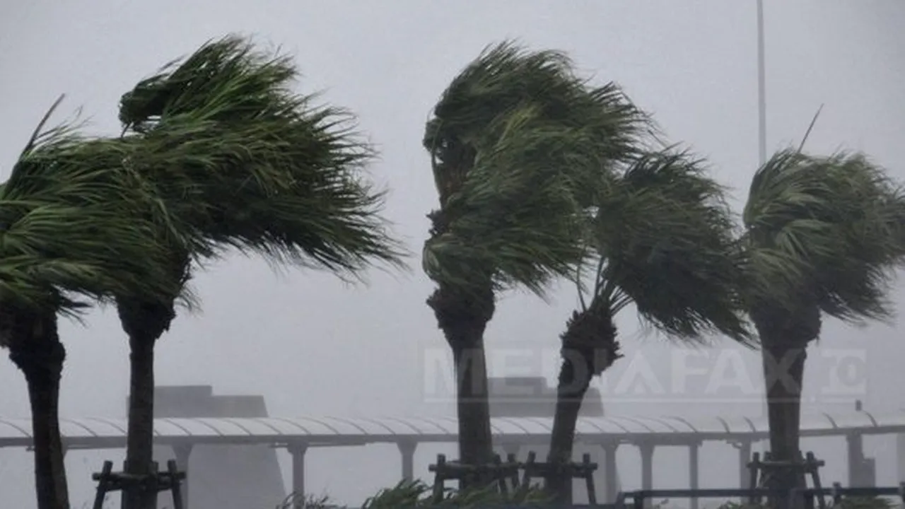 Taifun în Filipine: Cel puţin şase morţi şi 18 persoane dispărute, în urma inundaţiilor/ Peste 420.000 de persoane au fost evacuate preventiv