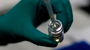Primele zile după infectarea cu virusul HIV reprezintă cheia pentru un vaccin viabil
