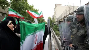 Moussavi participă la manifestaţia de la Teheran