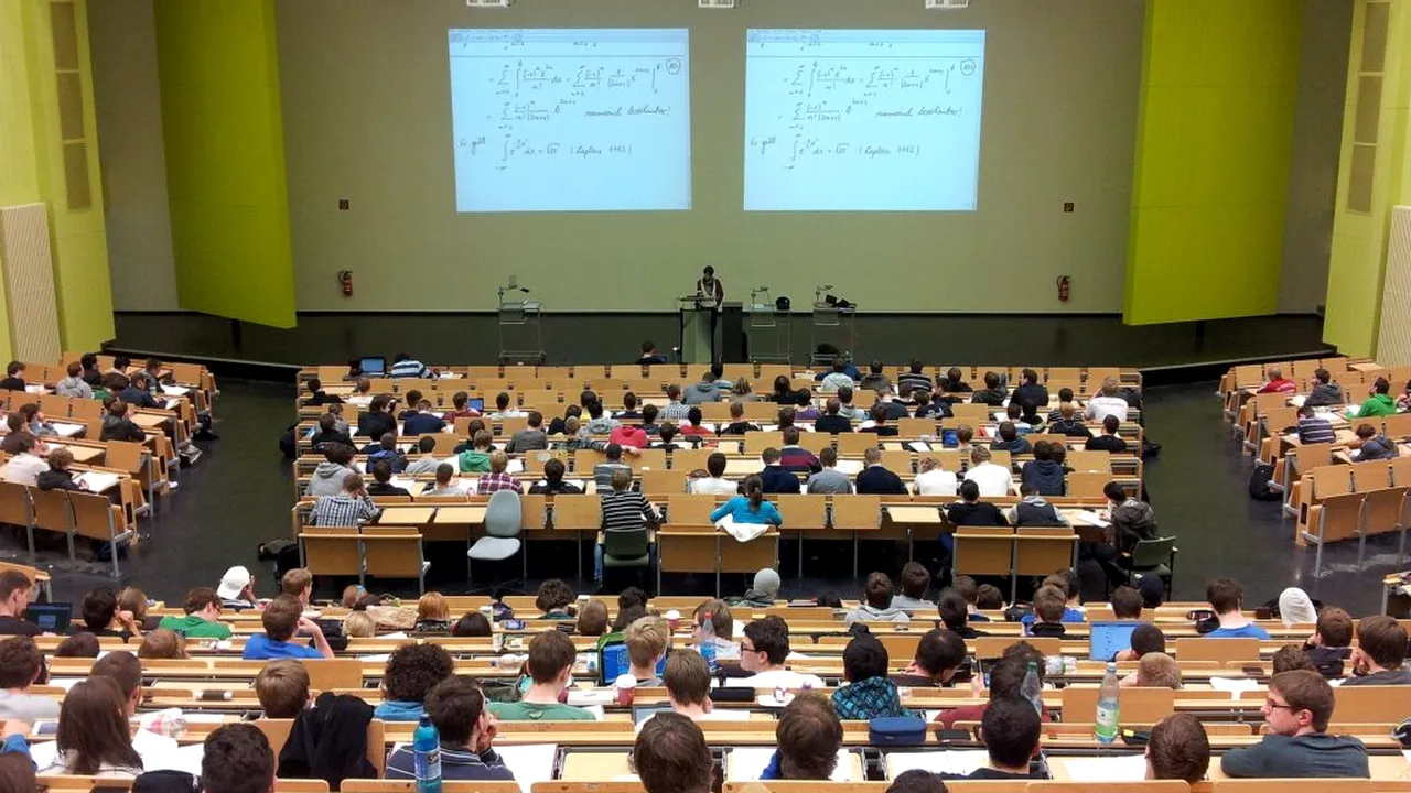 Studenții unei cunoscute universități de muzică refuză un curs despre compoziția muzicală bazată pe IA