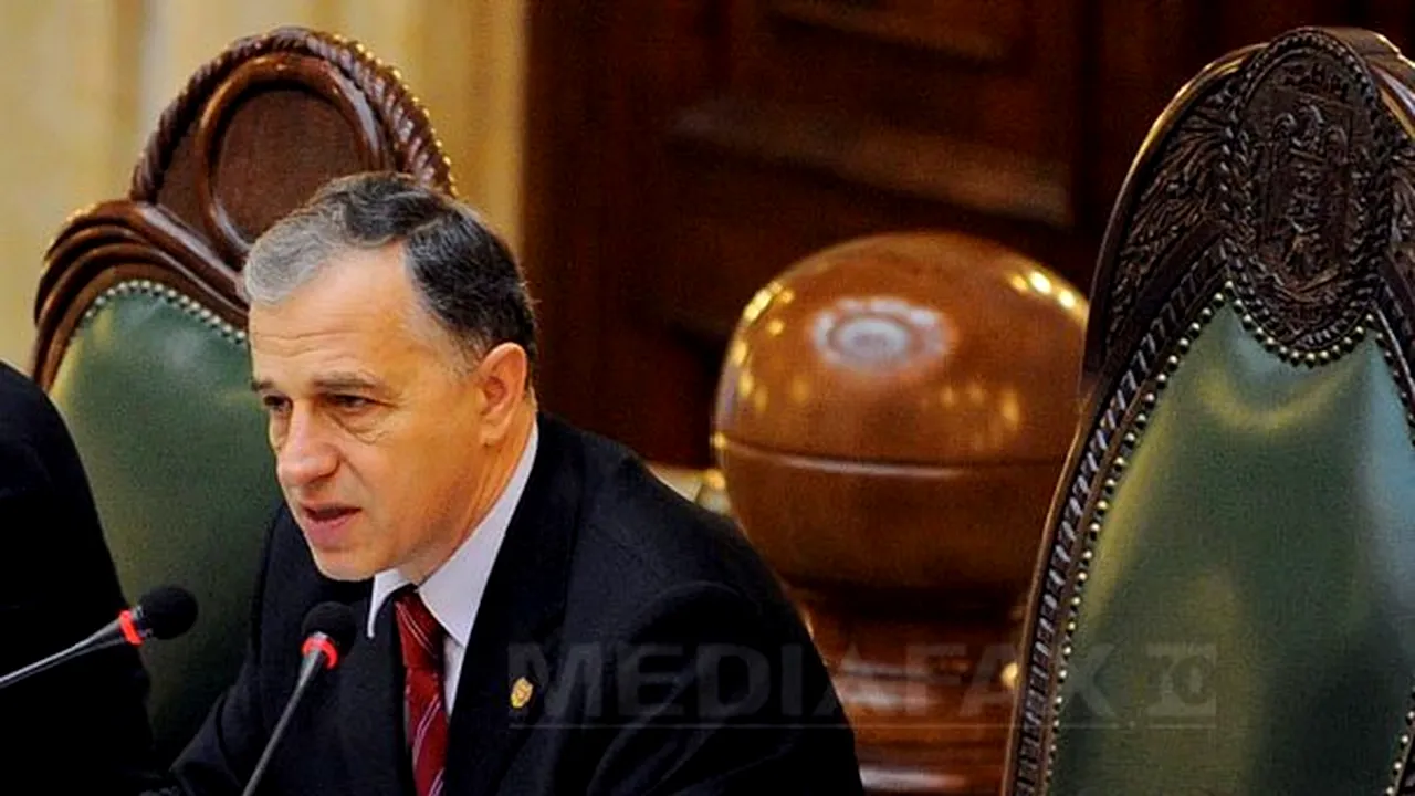 Mircea Geoană a fost revocat din funcţia de preşedinte al Senatului. Petru Filip (PDL), preşedinte interimar până la alegerea unui nou şef