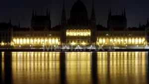 ORA PĂMÂNTULUI 2013: Mari edificii ale lumii, inclusiv din România, cufundate în întuneric - GALERIE FOTO