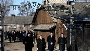Prima vizită a Angelei Merkel la Auschwitz. Mesajul transmis de cancelar, în locul în care au murit peste 1 milion de oameni. VIDEO