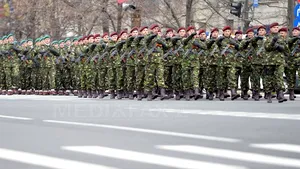 ZIUA NAŢIONALĂ: Repetiţiile pentru parada de 1 Decembrie s-au încheiat în Piaţa Constituţiei. Traficul a fost reluat - GALERIE FOTO