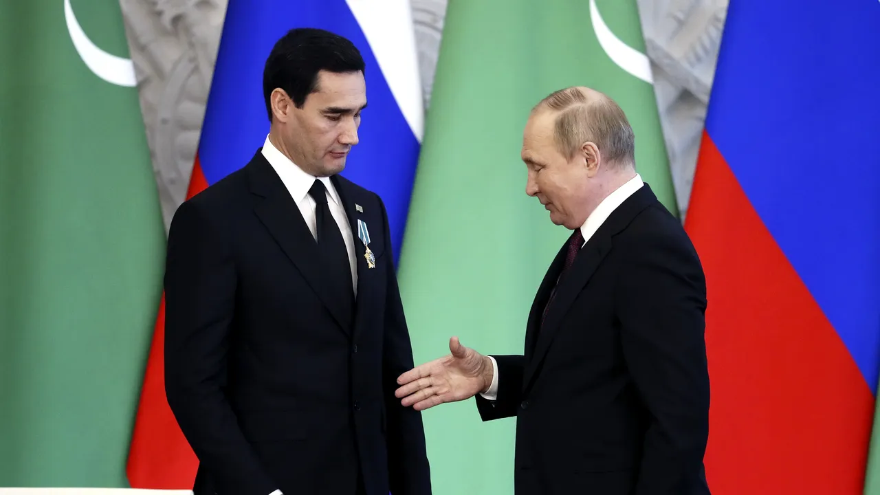 Putin are aliaţi de încredere în Asia. Noul preşedinte al Turkmenistanului cere întărirea legăturilor cu Rusia, în prima vizită oficială
