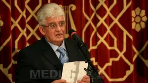 Dincă: Ponta să-mi aprobe eutanasierea. Iliescu: Nu-ţi trebuie aprobare pentru sinucidere