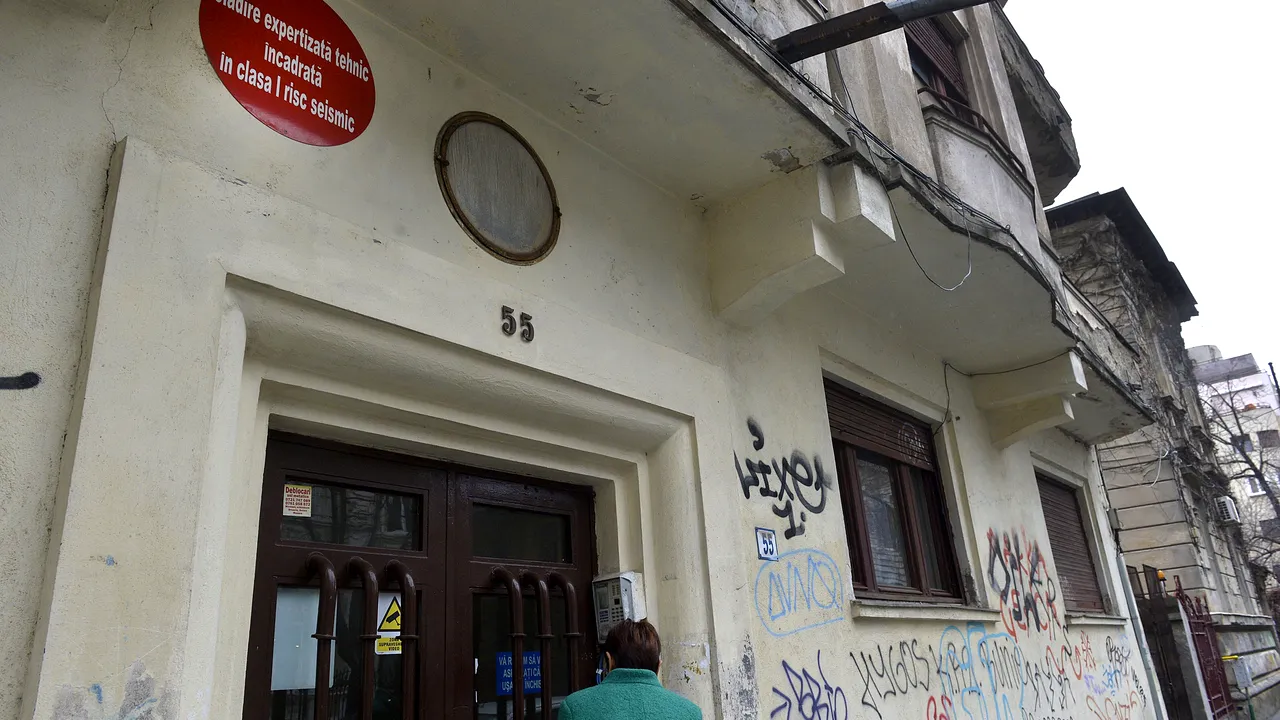 Primăria Capitalei reia lucrările de consolidare la zece clădiri cu risc seismic