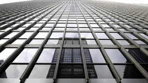 Banca elveţiană UBS ar putea concedia încă 8.000 de angajaţi