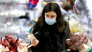 Aglomeraţie în mall-uri în ultimul weekend înaintea Crăciunului. Bugetul mediu alocat