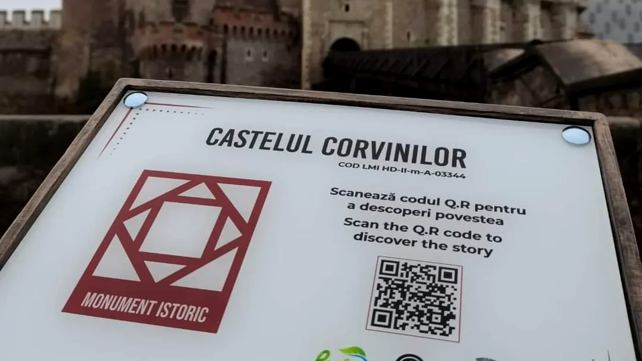 Ministerul Turismului: Plăcuţele clasice de promovare turistică, înlocuite cu unele cu cod QR