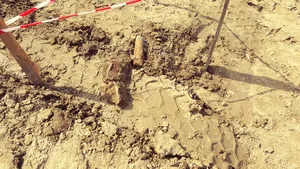 Zeci de angajaţi ai unui şantier au fost evacuaţi, după ce în zonă a fost găsit un proiectil