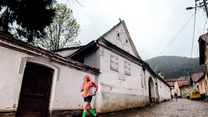 Urme Pe Play: 1.000 de alergători la etapa de maraton a Campionatelor Naționale de Alergare Montană