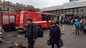 IMAGINILE ZILEI. Cel puţin 10 morţi după un atentat la staţie de metrou din Sankt-Petersburg