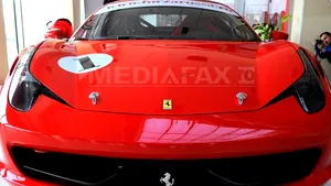 Cine sunt cei trei români care şi-au luat cu banii jos ultimul model de Ferrari? 458 Challenge, supermaşina destinată circuitelor de curse