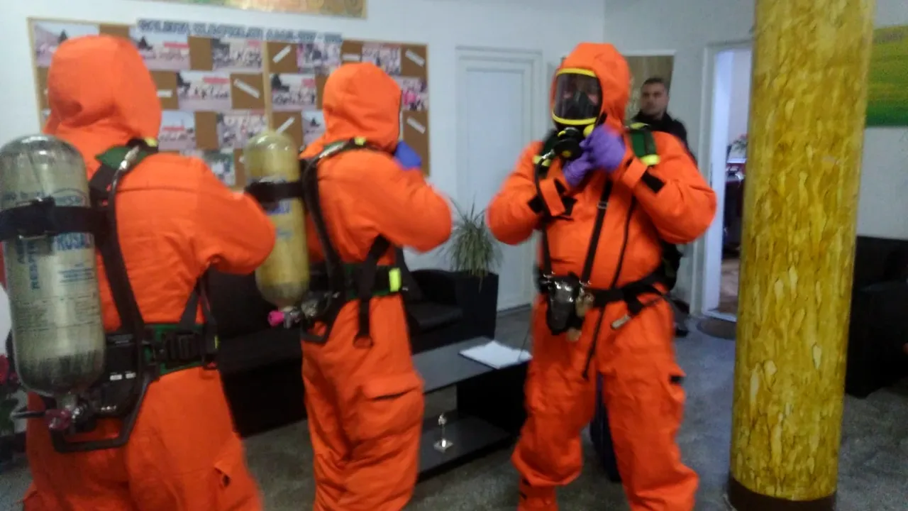 Elevi ai Liceului German din Arad, la spital, după ce în şcoală s-a făcut o dezinsecţie. Ministerul Sănătăţii anunţă un control de urgenţă | VIDEO, FOTO