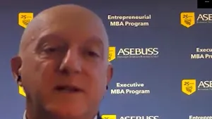 Ieşi pe Plus VIDEO. Cum să economisim bani şi să investim smart? Cele mai mari greşeli în gestionarea banilor. Invitat: Ovidiu Dîmbean-Creţa, rectorul şcolii de afaceri ASEBUSS