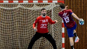 Fază inedită în handbal – Un jucător de câmp de la Minaur a fost nevoit să joace portar