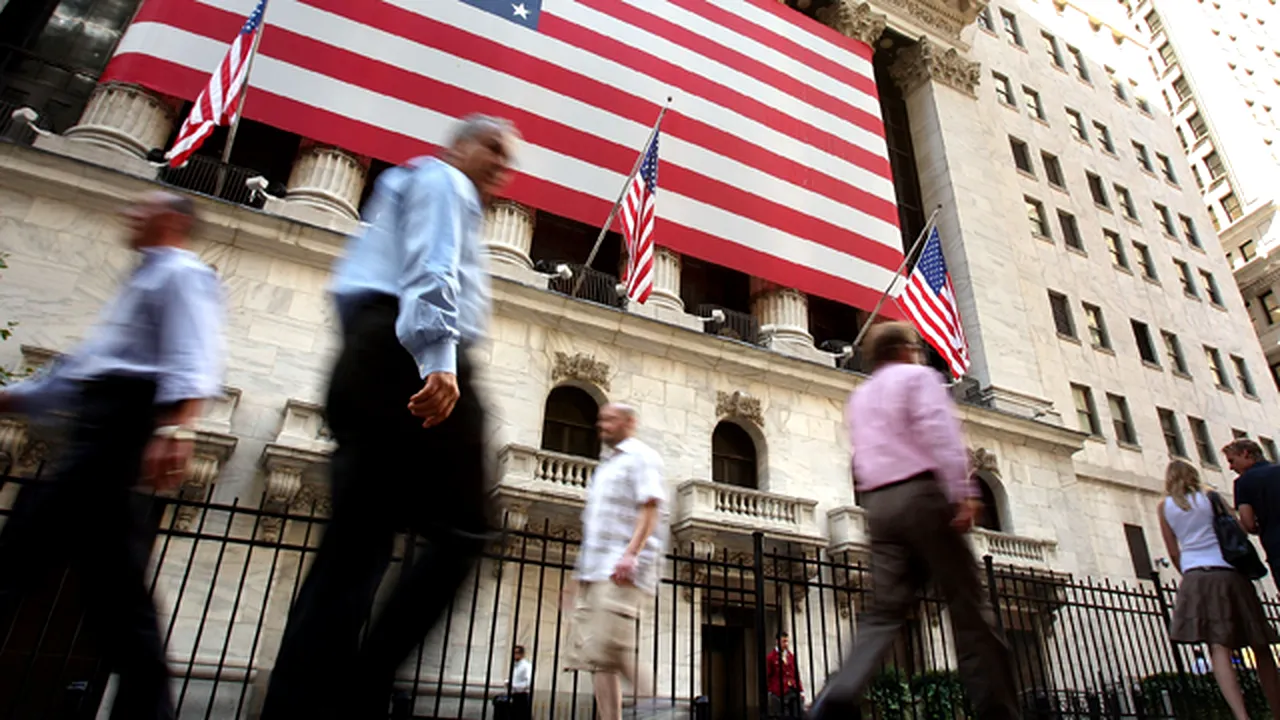În America nu este nicio criză. Economia americană merge cu toate motoarele înainte