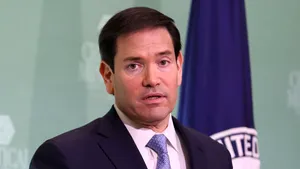 Marco Rubio refuză să comenteze asupra noilor acuzații legate de Kimberly Guilfoyle, după ce anterior i-a luat apărarea