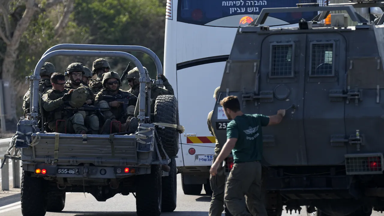 Israel: Trupele noastre au pătruns mai adânc în Fâşia Gaza. Armata îşi 